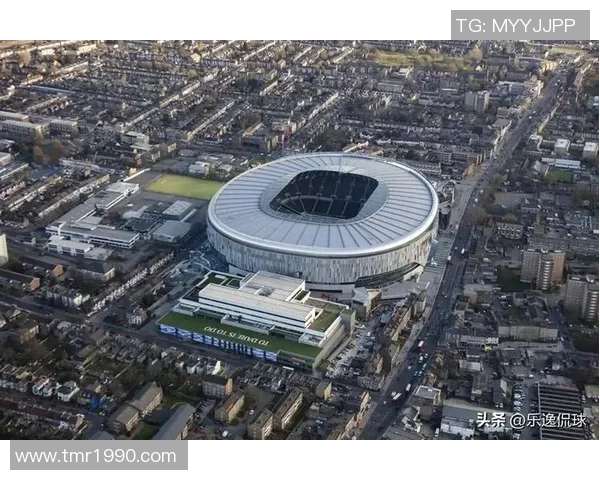 德国足球巨星风采展示背景图解析与球场辉煌历程回顾